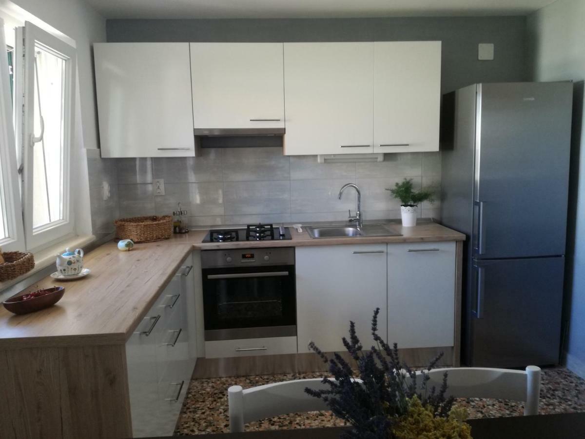 Apartment Ileana Трогір Екстер'єр фото